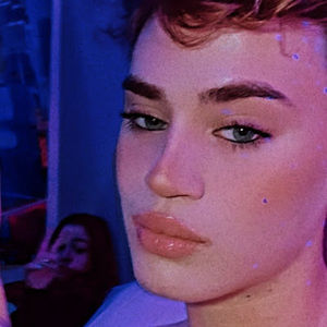 Meet your Posher, Cauley